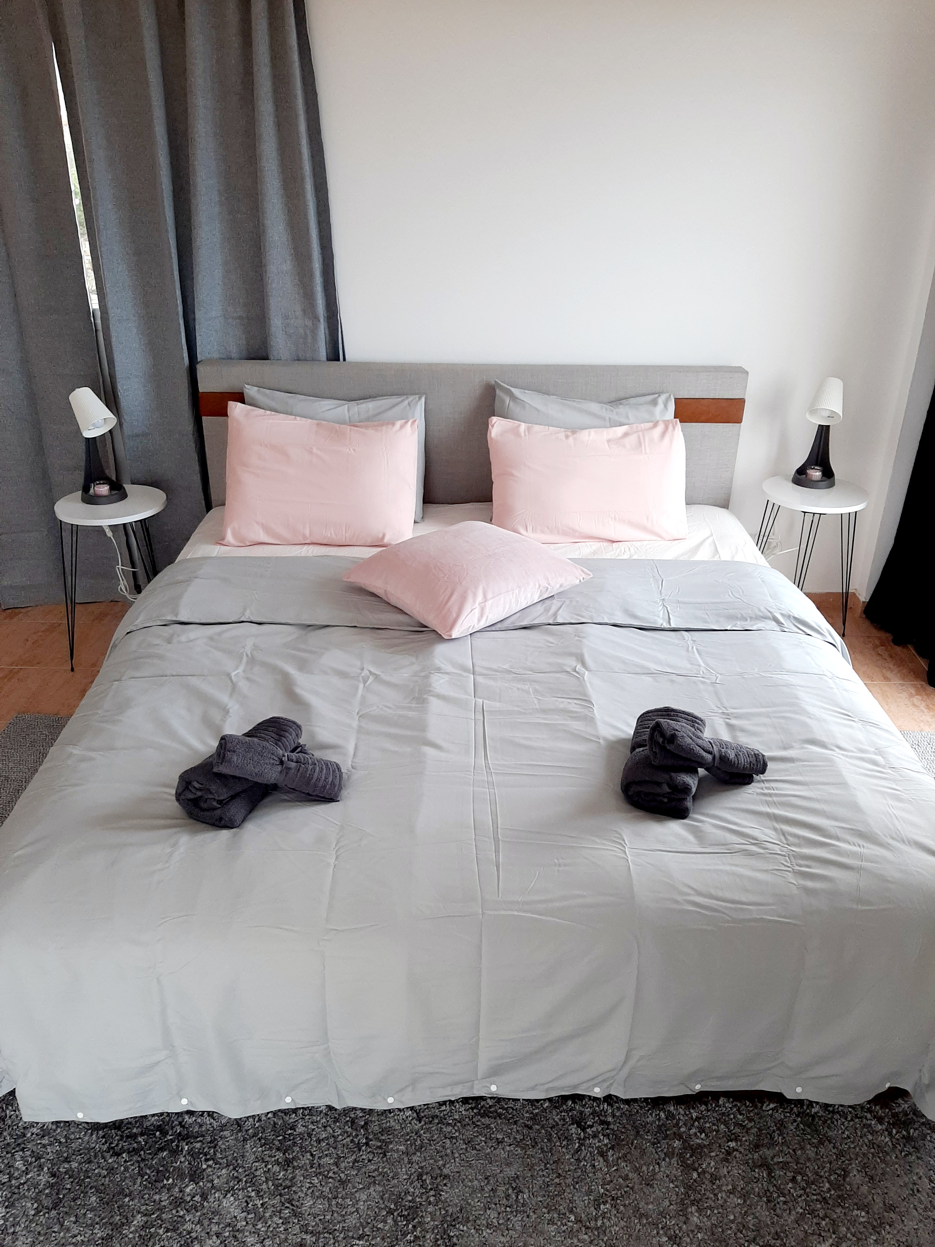 Schlafzimmer 1
